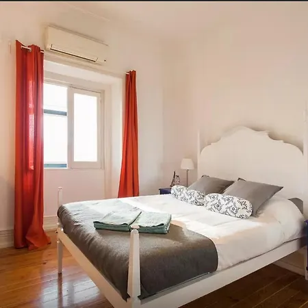 アパート Strawberry Fields - 6 Bedroom At Avenida リスボン